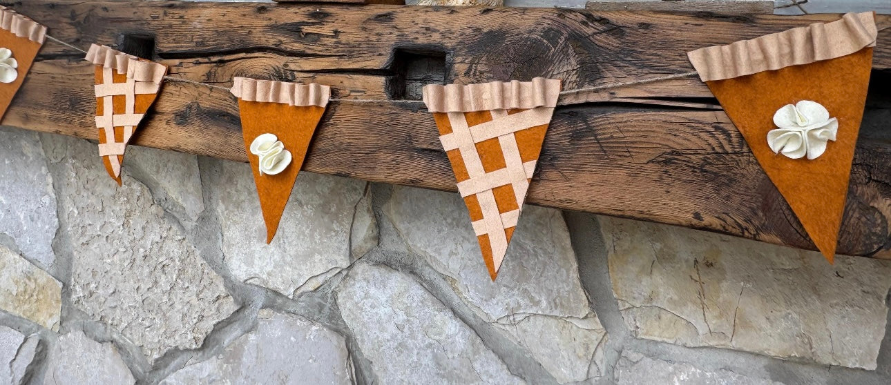 Felt pie garland