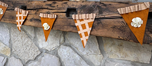 Felt pie garland